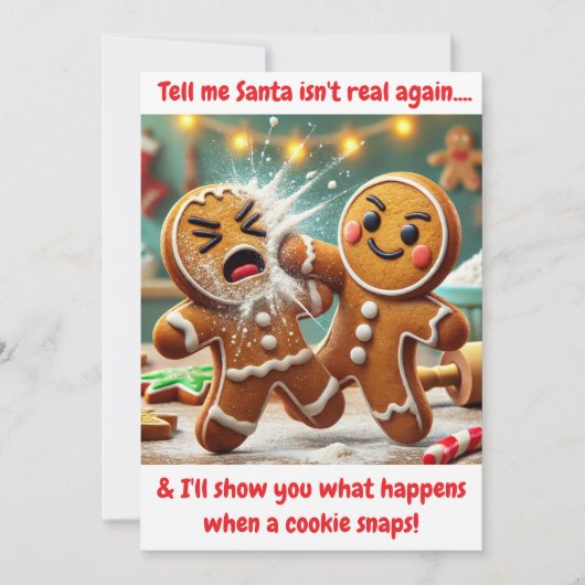 Grappige Gingerbread man Ruziet over Kerstman Feestdagenkaart (Voorkant)