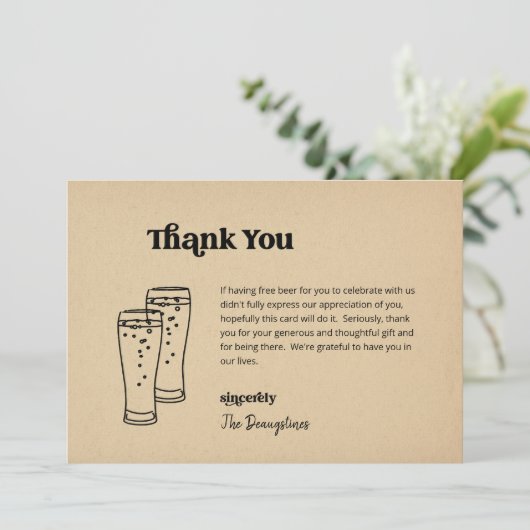 Grappige gratis bier bruiloft dank u kaart (Staand voorkant)