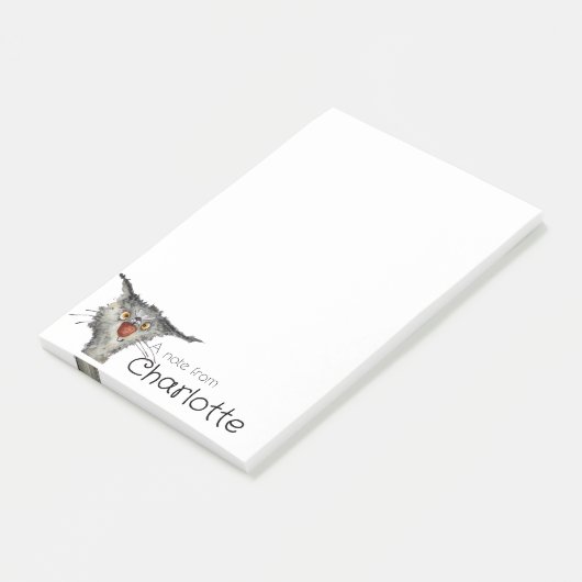 Grappige grijze tekenfilmkat en bij naam post-it® notes (Schuin)