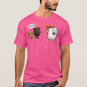 Grappige groep omhelst kampvuur marshmallow en bes t-shirt