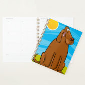 Grappige grote bruine hond die in de zon zit planner (Display)