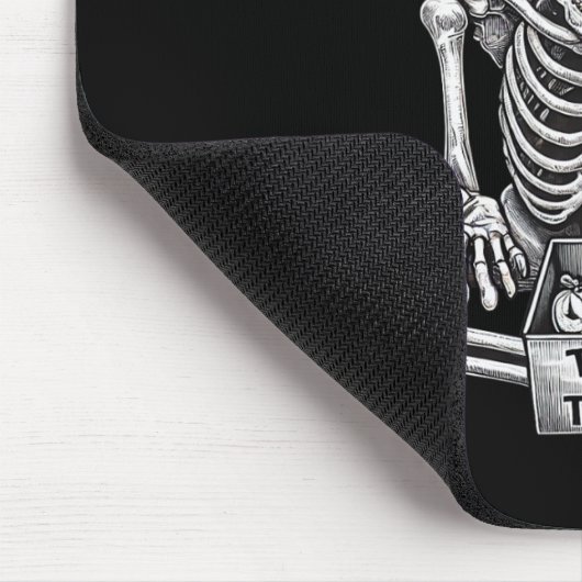 Grappige Halloween Gifts Skeleton Ik vond deze hum Muismat (Hoek)