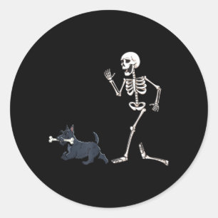 Grappige Halloween Schotse Terriër En Skelet Ronde Sticker