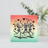 Grappige hardlopende skelet Valentijnsdag kussen Feestdagenkaart (Staand voorkant)