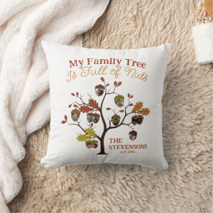 Grappige Herfst Photo Family Tree is vol met noten Kussen