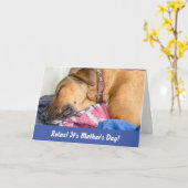 Grappige hond Moederdag kaart (Gele Bloem)