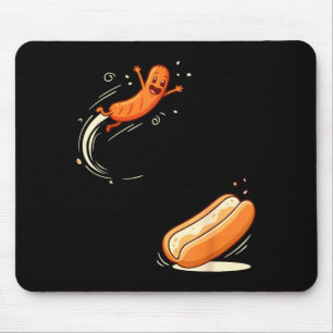 Grappige hotdog die in worst broodje springt bbq h muismat