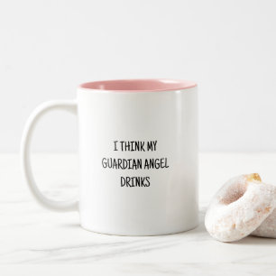 Grappige Humoristische Beschermengel Drinkt Quote Tweekleurige Koffiemok