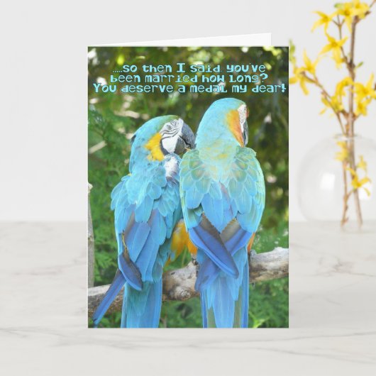 Grappige huwelijksverjaardag!-Blauwe Papegaai Humo Kaart (Gele Bloem)