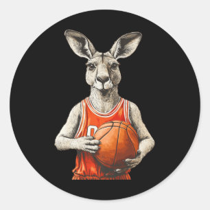 Grappige kangoeroe met basketbal en jersey kostuum ronde sticker