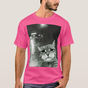 Grappige kat selfie met UFO alien T-shirt