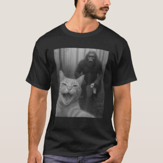 Grappige Kat Verrast Gelukkig Selfie met Bigfoot S T-shirt