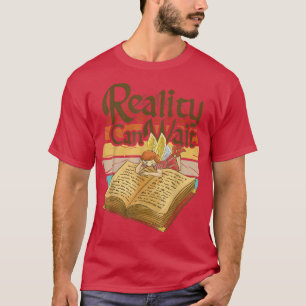 grappige kleine fee die een boekfantasie leest t-shirt