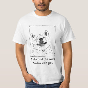 grappige knappe hond glimlacht met een verheven sl t-shirt