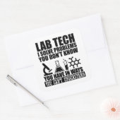 Grappige lab tech citeert humor van laboratoriumte vierkante sticker (Envelop)