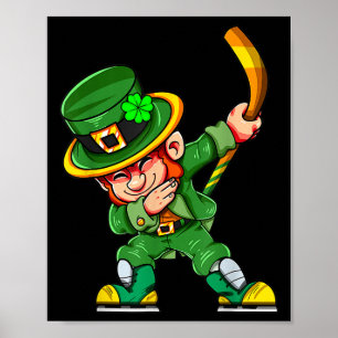Grappige Leprechaun Spelen Hockey St Patricks Day  Poster