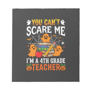 Grappige lerares vierde klas Halloween geest Notitieblok