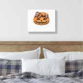 Grappige Luiaard op Halloween Pumpkin Essential T- Canvas Afdruk (Insitu (Slaapkamer))