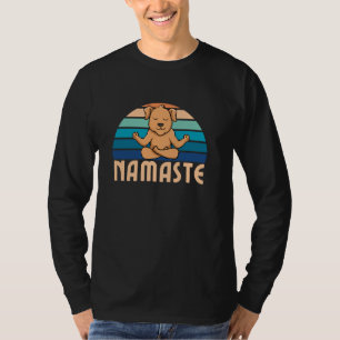 Grappige Namaste Hond Meditatie Yoga Pose Retro Vi T-shirt