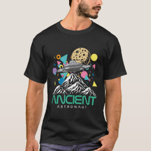 Grappige oude astronaut bergen ufo planeten t-shirt