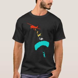 Grappige parachutist springt uit het vliegtuig par t-shirt