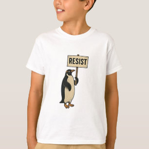 Grappige Pinguïn Weert Protest Tegen Tarieven T-shirt