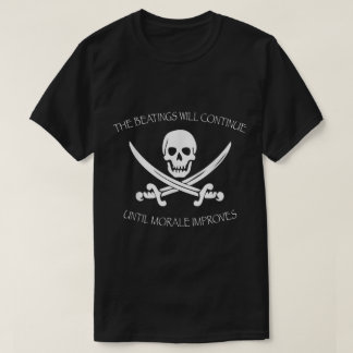 Grappige Piratenschedel en Zwaarden Ontwerp T-shirt