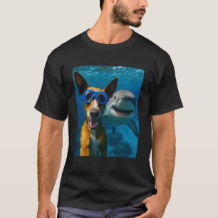 Grappige Podenco-hond Selfie met Haaien Oceaanlief T-shirt