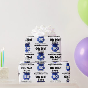 Grappige politieagent badge 50e verjaardag cadeaupapier