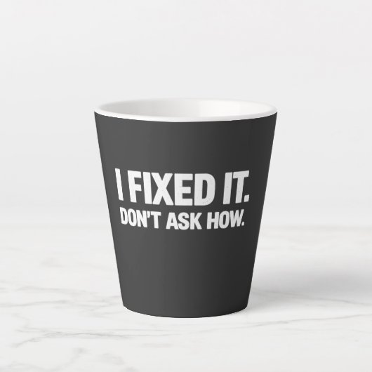 Grappige programmeur debugging humor latte mok (Voorkant)