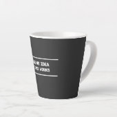 Grappige programmeur debugging humor latte mok (Rechterhoek)