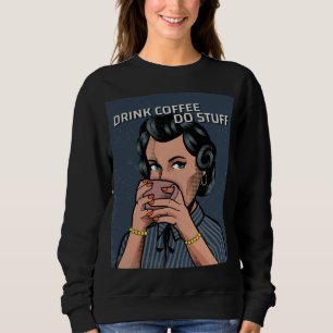 GRAPPIGE RETRO VROUW HUISVROUW KOFFIE T-SHIRTS