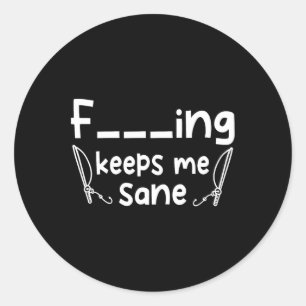 Grappige sarcastische Vist houdt me gezond Ronde Sticker
