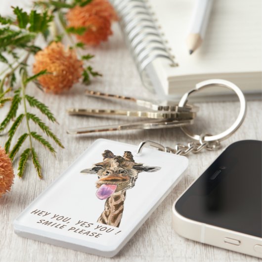 Grappige Sleutelhanger met speelse Giraffe - aange (Voorkant Rechts)