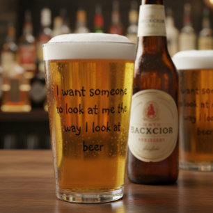 Grappige spreuk drinkende bier pint glas