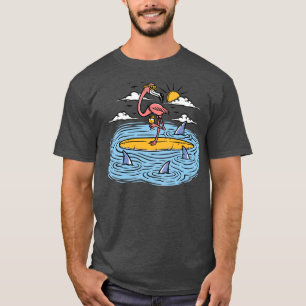 Grappige toon Flamingo omringd door haaien T-shirt