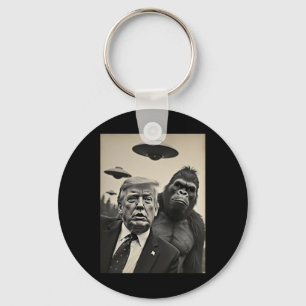 Grappige Trump Bigfoot Selfie Met Ufos Weird Alien Sleutelhanger