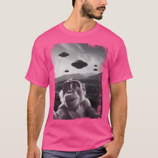 Grappige UFO Monkey Selfie met UFO Alien Monkey Fu T-shirt