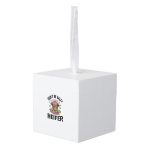 Grappige vaarzenkoe bloem vlinder vintage ontwerp_ kubus ornament