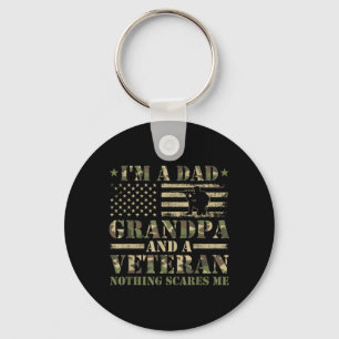 Grappige vader, opa en veteraan camouflagevlag sleutelhanger