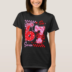 Grappige Valentijnsdag 67 Meme 6 7 Valentijnsboog T-shirt