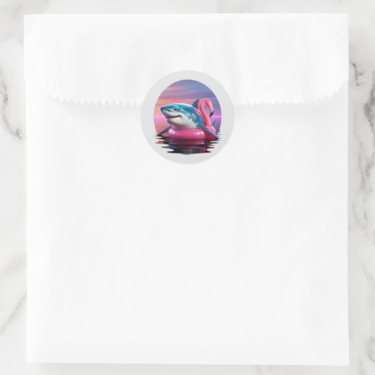 Grappige Vaporwave Haai op Flamingo Pool Float Ronde Sticker (Tas)