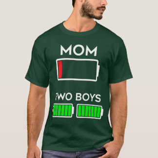 Grappige vermoeide moeder van twee jongens Batteri T-shirt