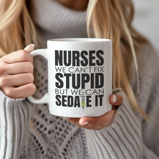 Grappige verpleegster, we kunnen niet dom passen koffiemok