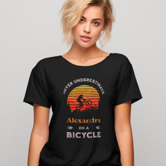Grappige vrouw fietsen gepersonaliseerde fietsen M T-shirt