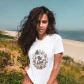 Grappige Vrouwen Gift Shirt Be Kind Retro Bee