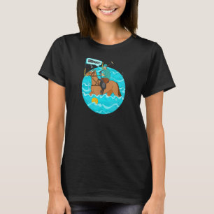 Grappige Waterpolospeelster op Paard Speelt Waterp T-shirt