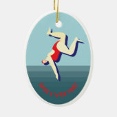 Grappige wilde zwemmende vrouw Kerstmis Keramisch Ornament (Achterkant)