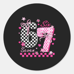 Grappige Zes Zeven Coquette 6 7 Meme Mannen Vrouwe Ronde Sticker