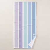 Gras Bande Purpl, Bleu et Turquoise Serviette Nom (Serviette de bain)